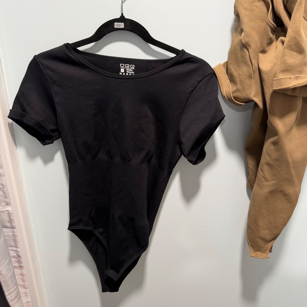 OQQ Ribbed Short Sleeve‎ Bodysuit Bundle Black Tan Large Minimalist Casual 2pk